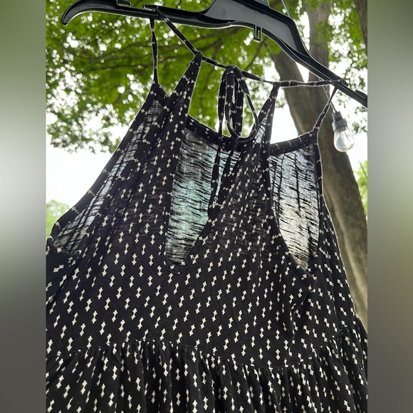 Small Black Spaghetti Strap Halter Tie Back Tank Top a.n.a A New Approach - Picture 5 of 9